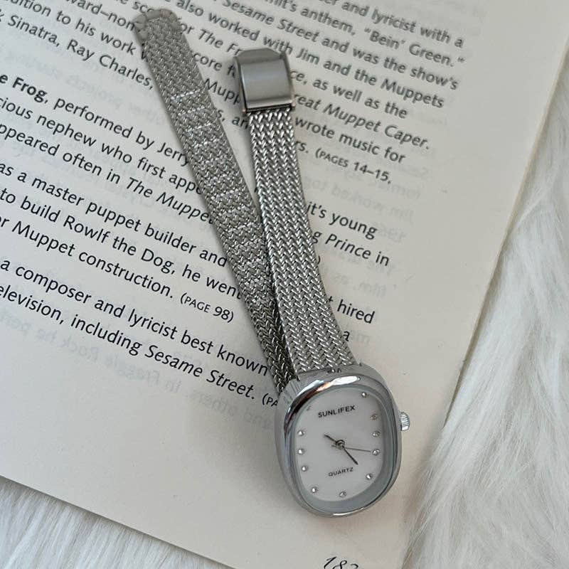 Retro Oval Dial Gold Stainless Steel Watch