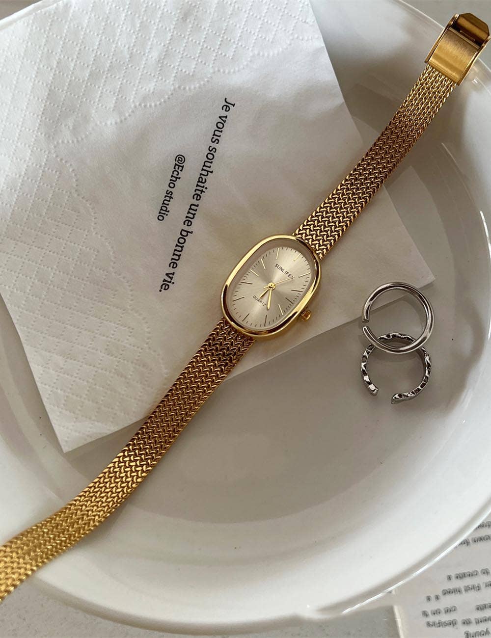 Retro Oval Dial Gold Stainless Steel Watch