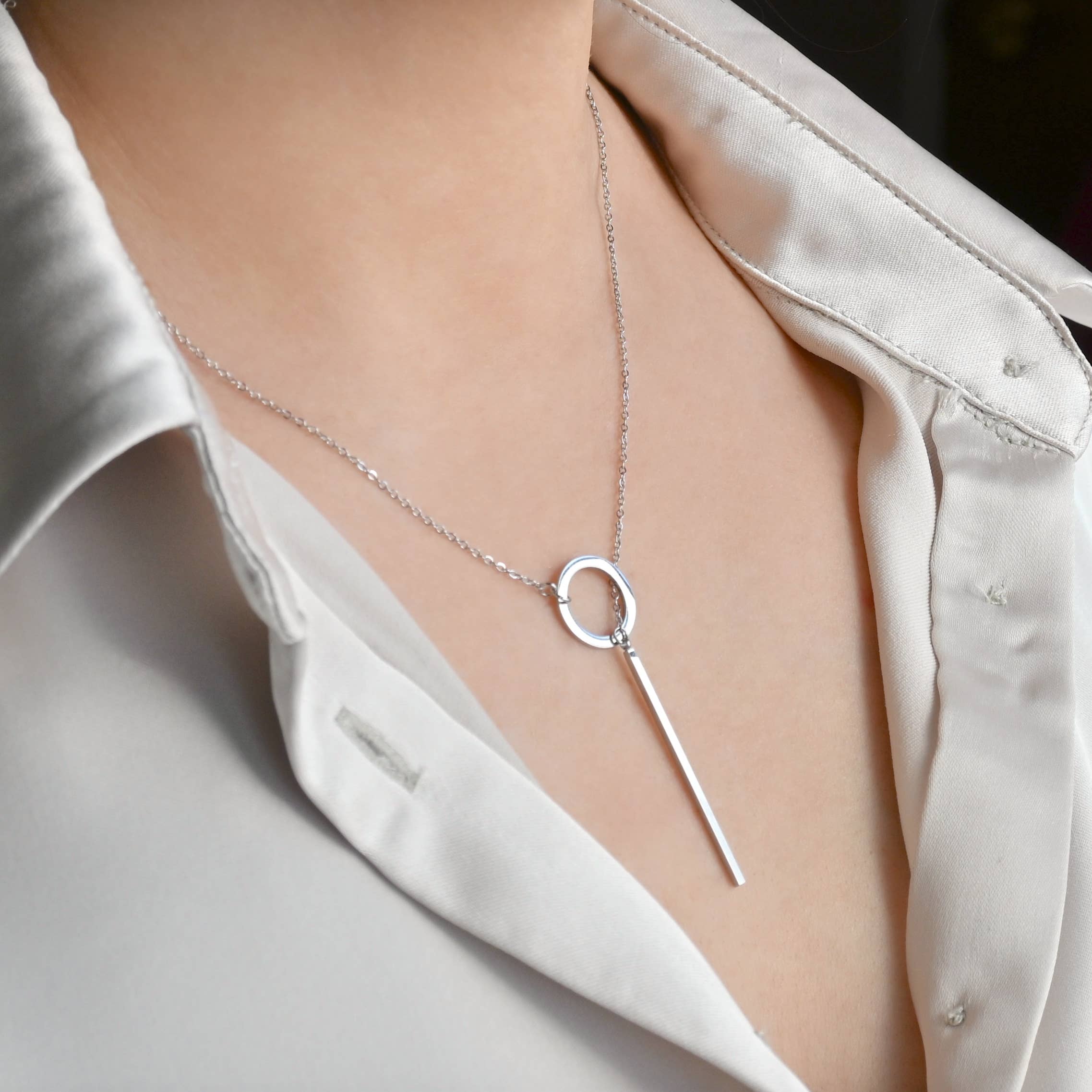 Oliver Lariat Necklace