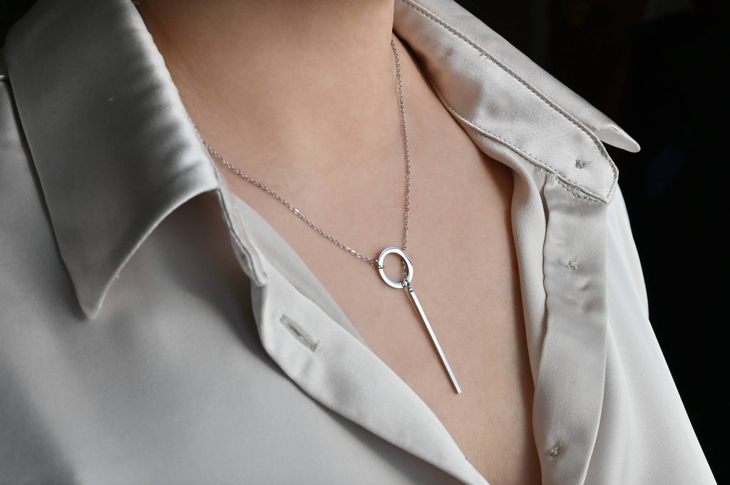 Oliver Lariat Necklace