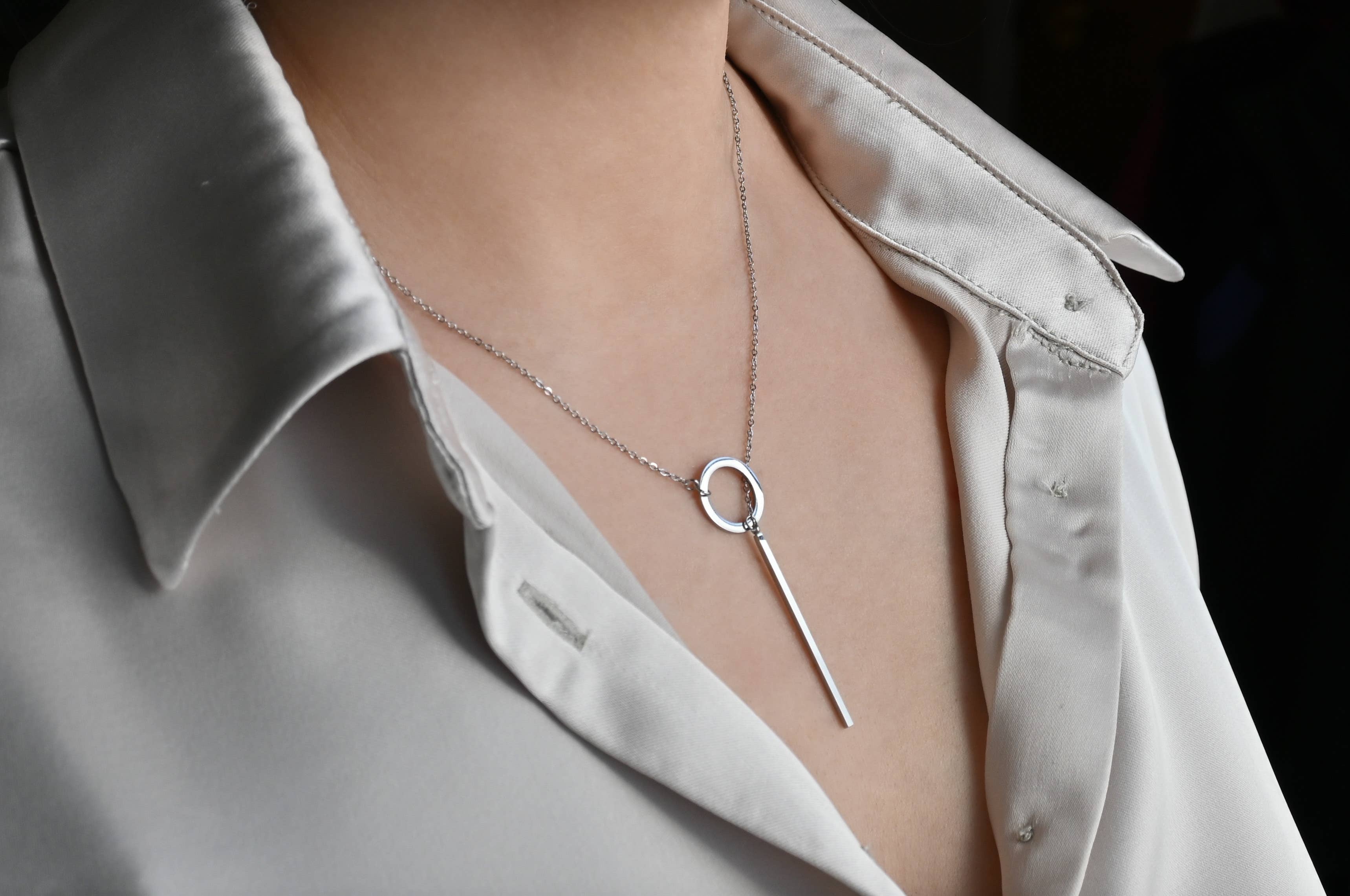 Oliver Lariat Necklace