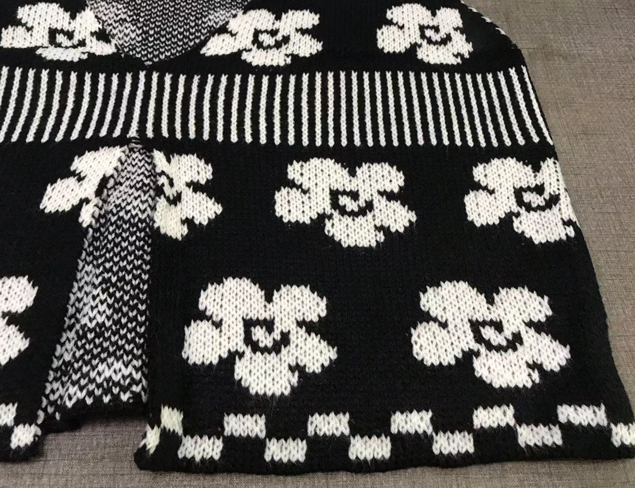 Floral Print Sleeveless Sweater Vest