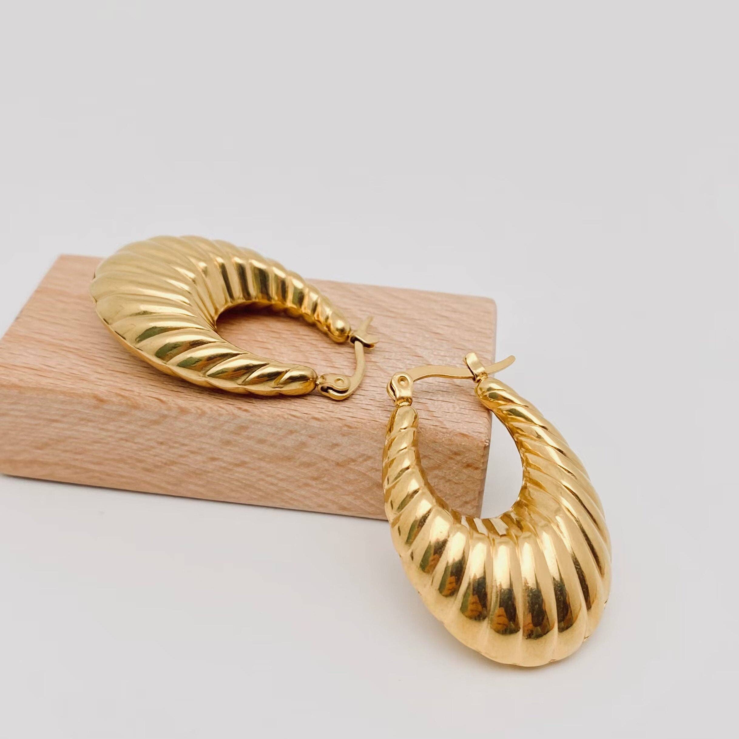 Shrimp Pattern Hollow 18K Gold Plated Hoop Earrings - FGS