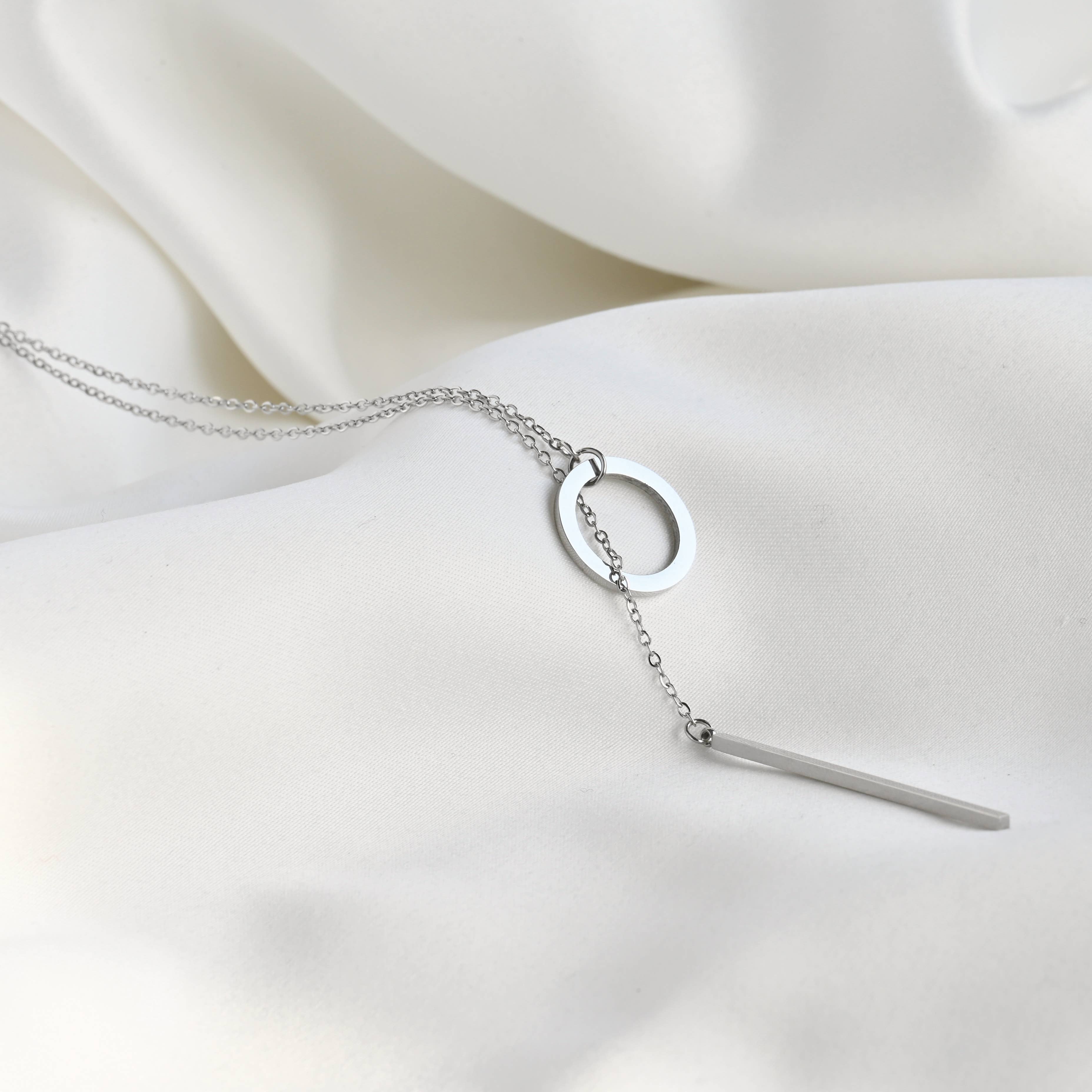 Oliver Lariat Necklace