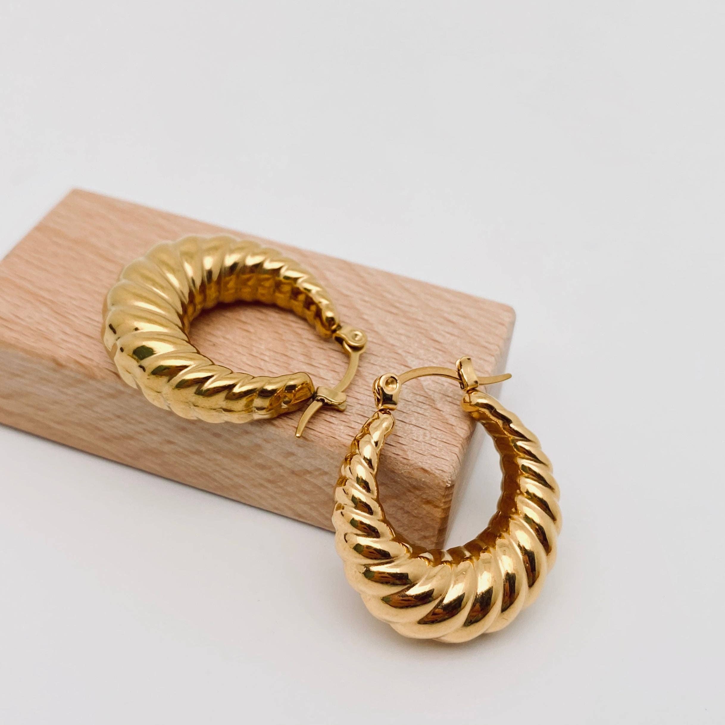 Shrimp Pattern Hollow 18K Gold Plated Hoop Earrings - FGS