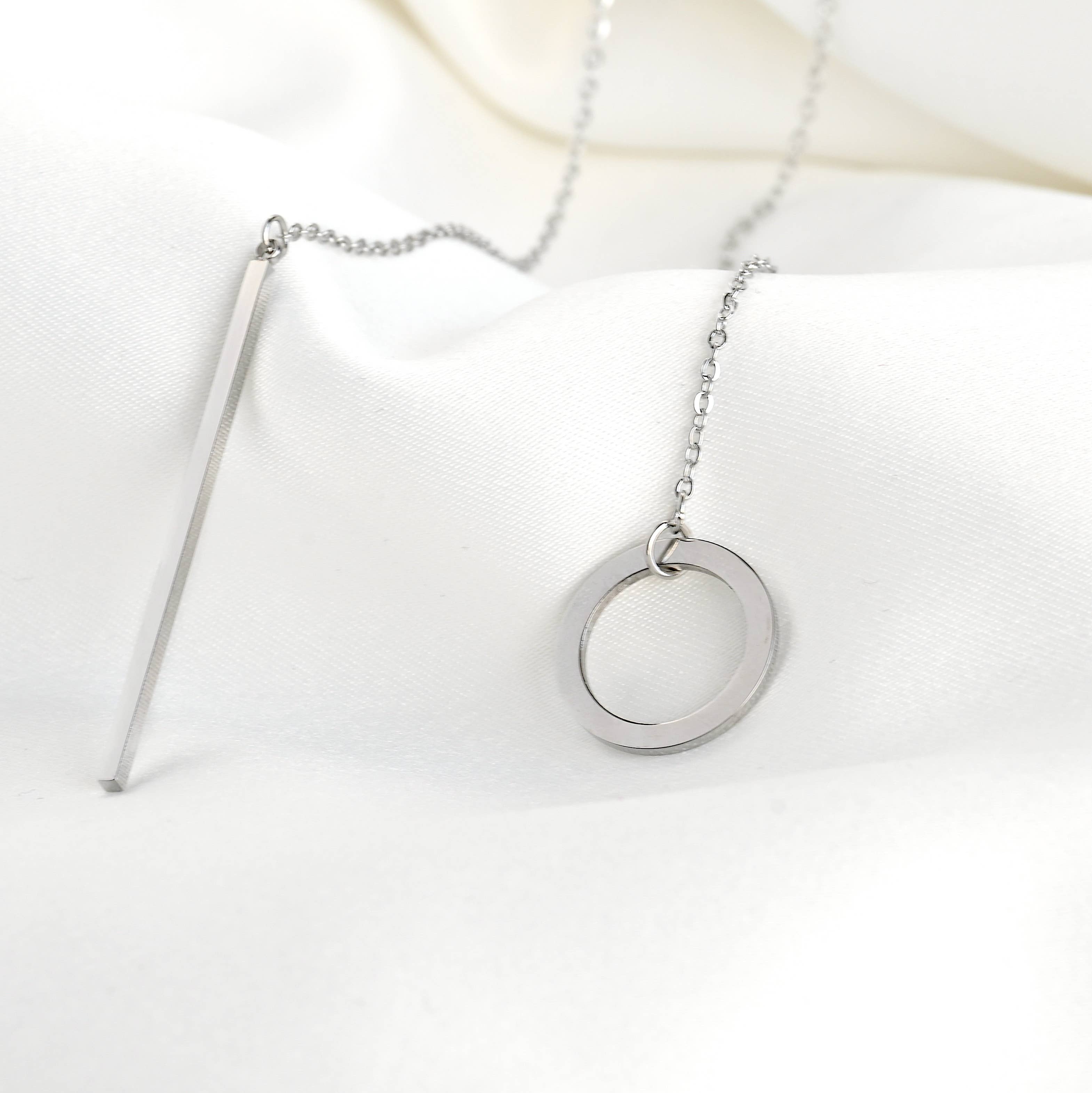 Oliver Lariat Necklace