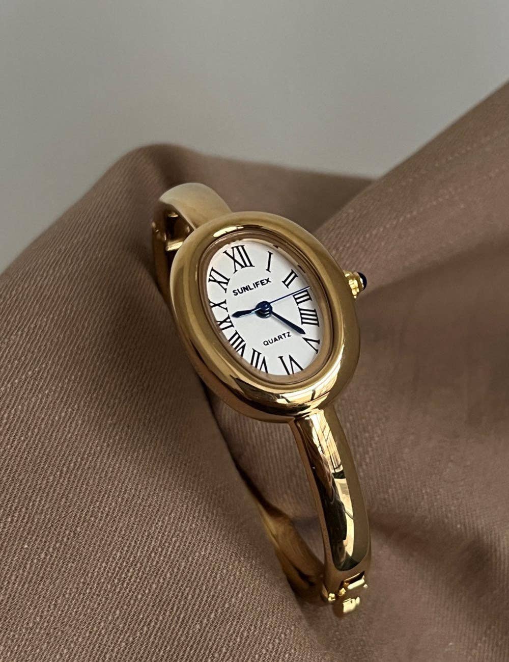 Leah Oval Dial Gold Quartz Wrist Watch